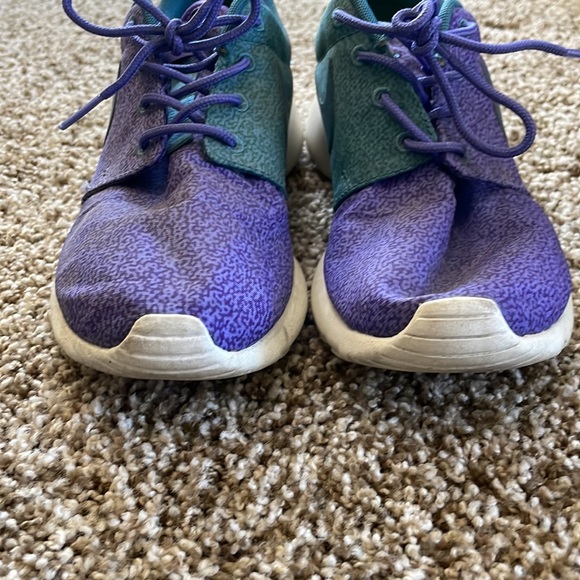 Nike - Picture 4 of 5